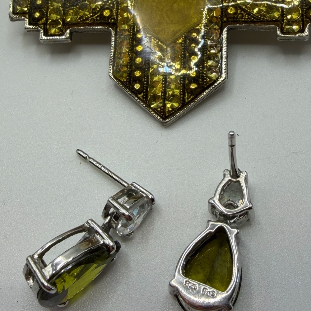 Elegant Gold Pendant and Silver .925 Silver Gemstone Earrings Jewelry Bundle - Picture 13 of 15